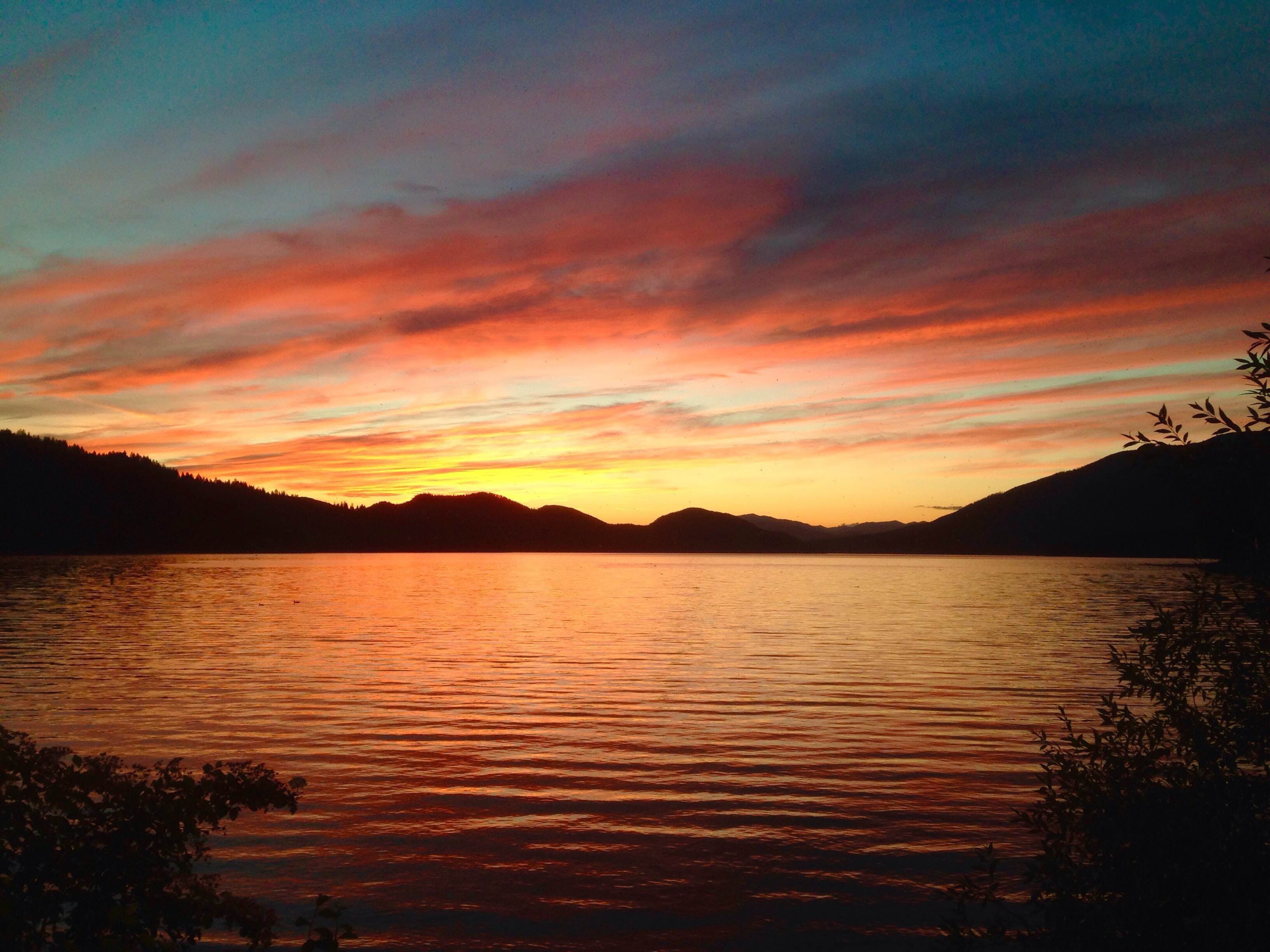 Montana lake backdrop